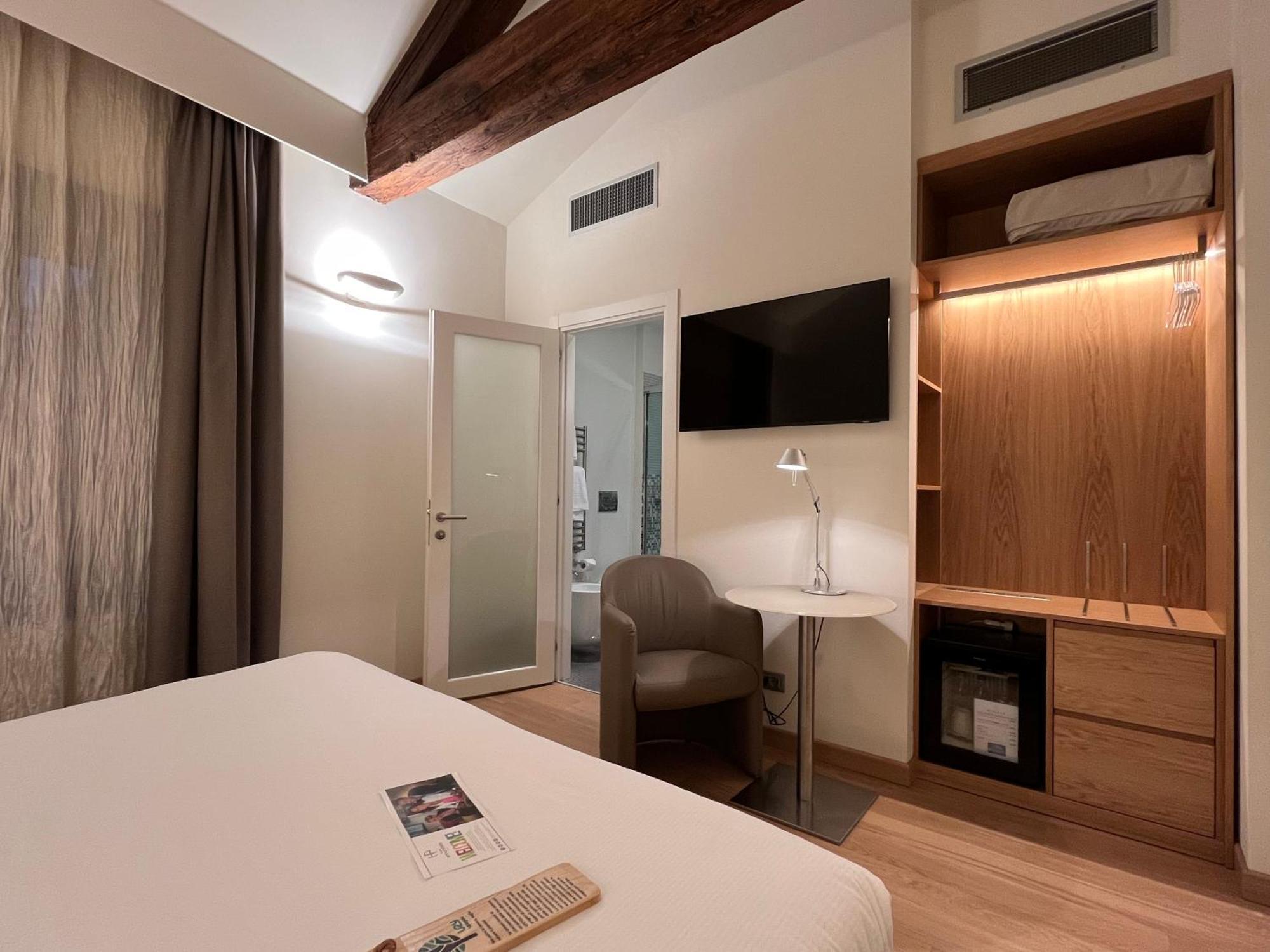 Hotel Annunziata Ferrara Esterno foto